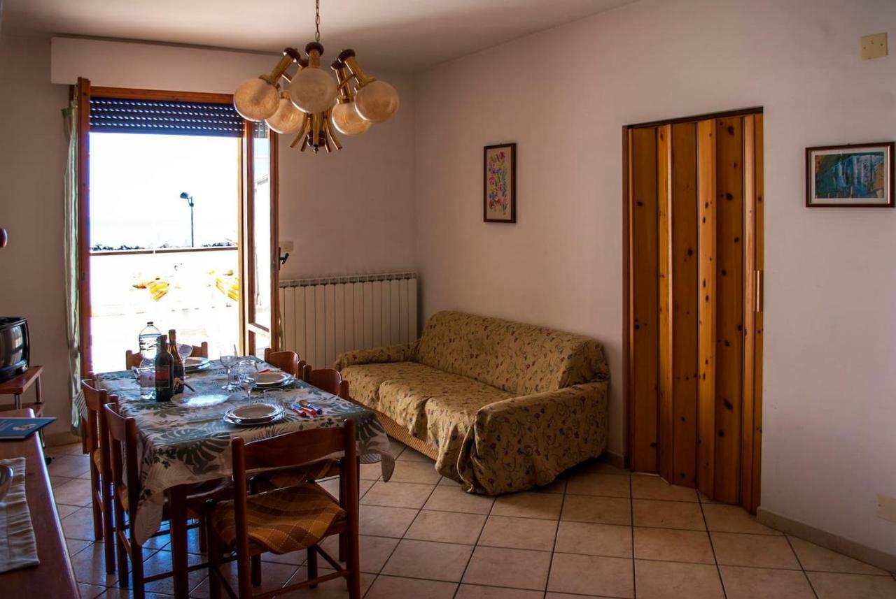 Appartamento Di Antonio Fronte Mare Montesilvano Luaran gambar