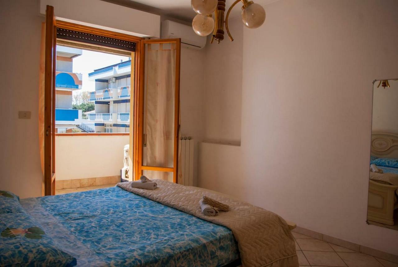Appartamento Di Antonio Fronte Mare Montesilvano Luaran gambar